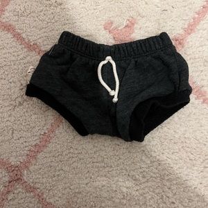Childhoods size 12-18 months shorties !
